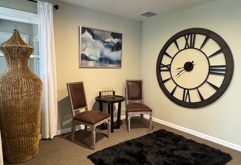 No longer available. $800 per month in Auburn-COMMERCIAL OFFICE close to Courthouse and downtown, $800 per month!