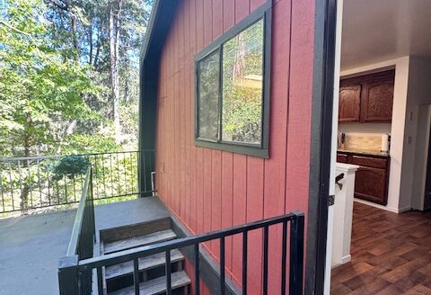 Upstairs Furnished Studio tucked in nature Availble in Nevada City $1395