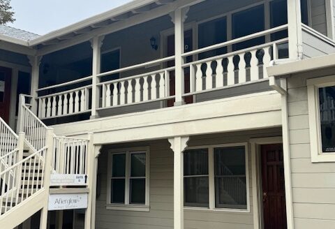 COMMERCIAL OFFICE space available $825 per month!