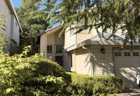 Gorgeous Two Story Colfax Home 3bed/3bath with loft $3100 per month!!